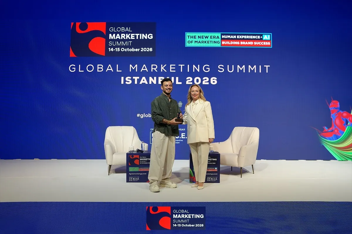 Global Marketing Summit 2026’da şarkıcı Buray’a ödül verildi Global Marketing Summit 2026’da şarkıcı Buray’a ödül verildi