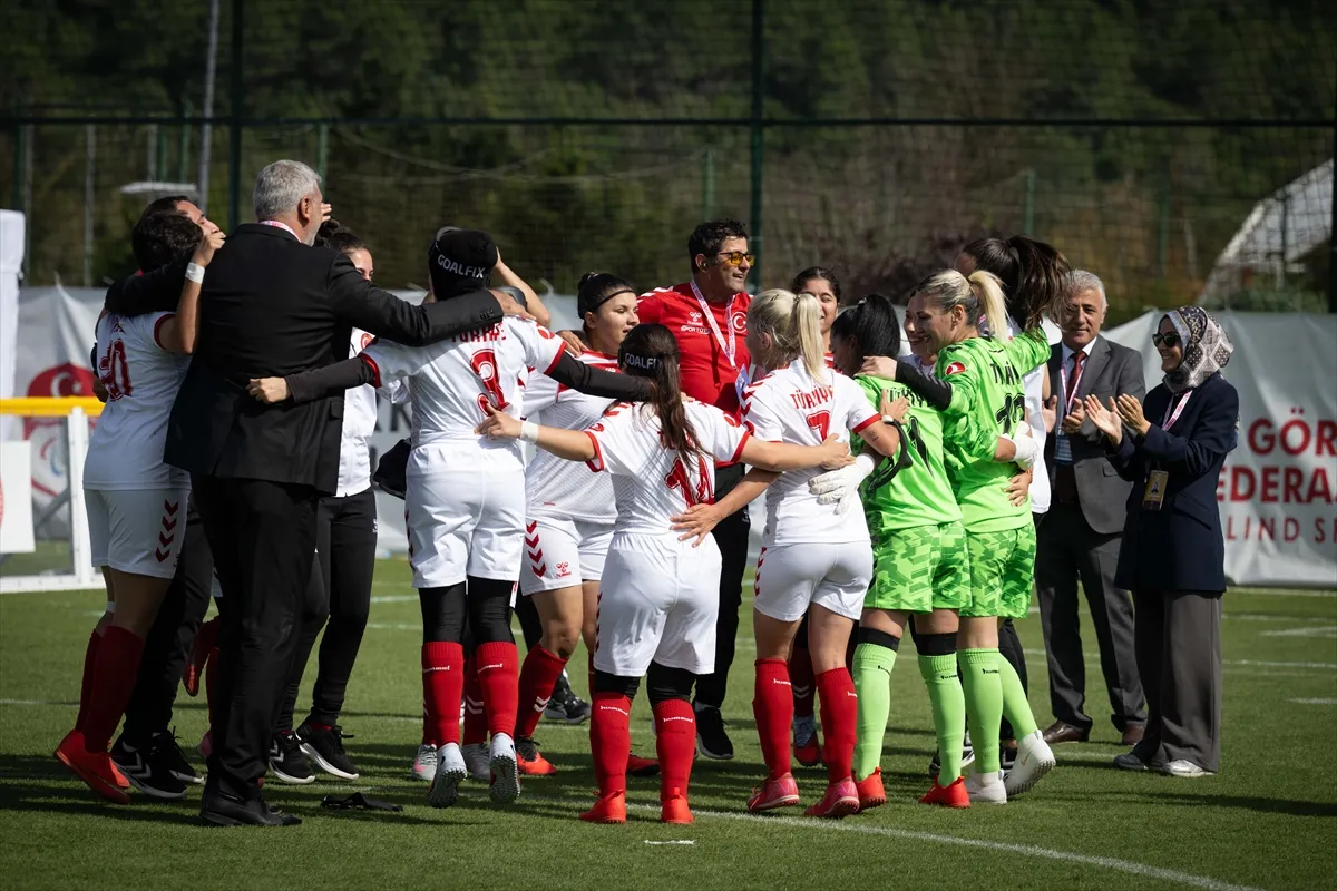 Görme Engelli Kadın Milli Futbol Takımı namağlup Avrupa şampiyonu oldu Görme Engelli Kadın Milli Futbol Takımı namağlup Avrupa şampiyonu oldu