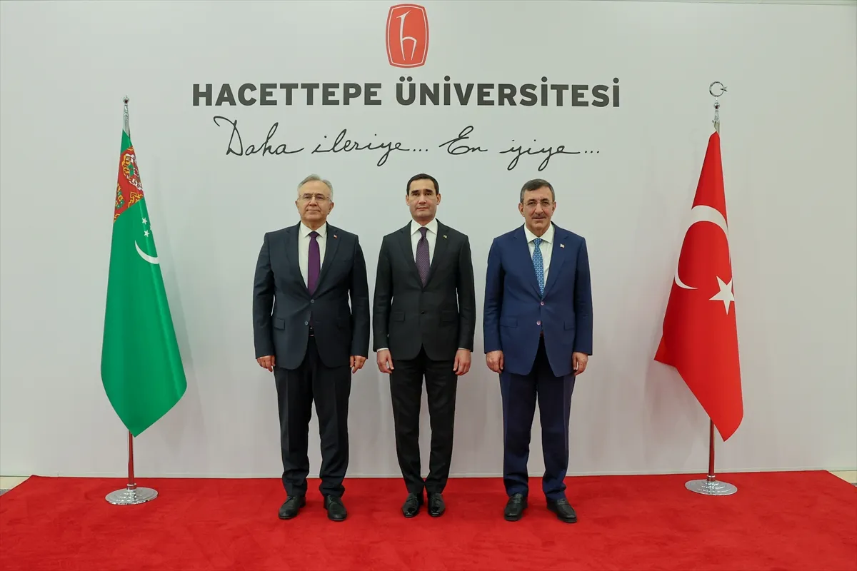 Hacettepe Üniversitesinden Türkmenistan Cumhurbaşkanı Berdimuhammedov’a fahri doktora ünvanı