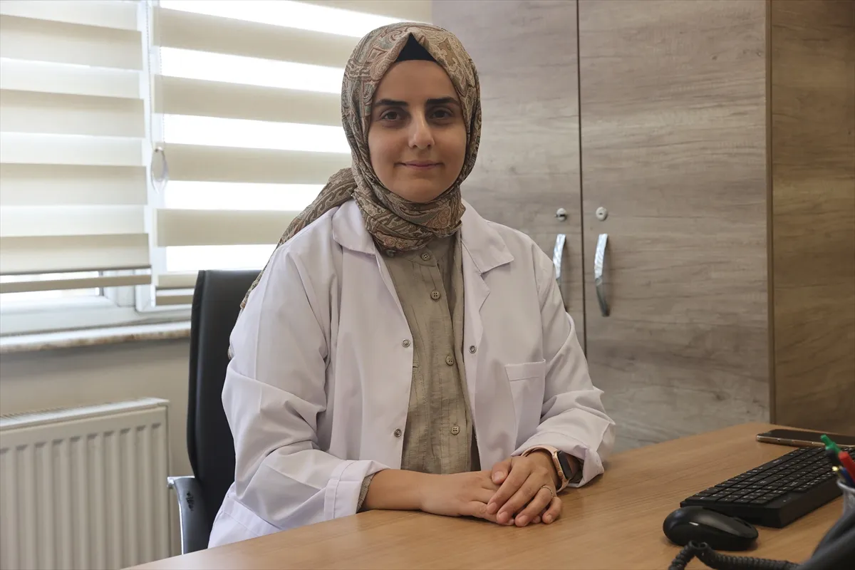 Hastaları sağlık taramasına götürürken sigarayı bırakmaya karar verdi Hastaları sağlık taramasına götürürken sigarayı bırakmaya karar verdi