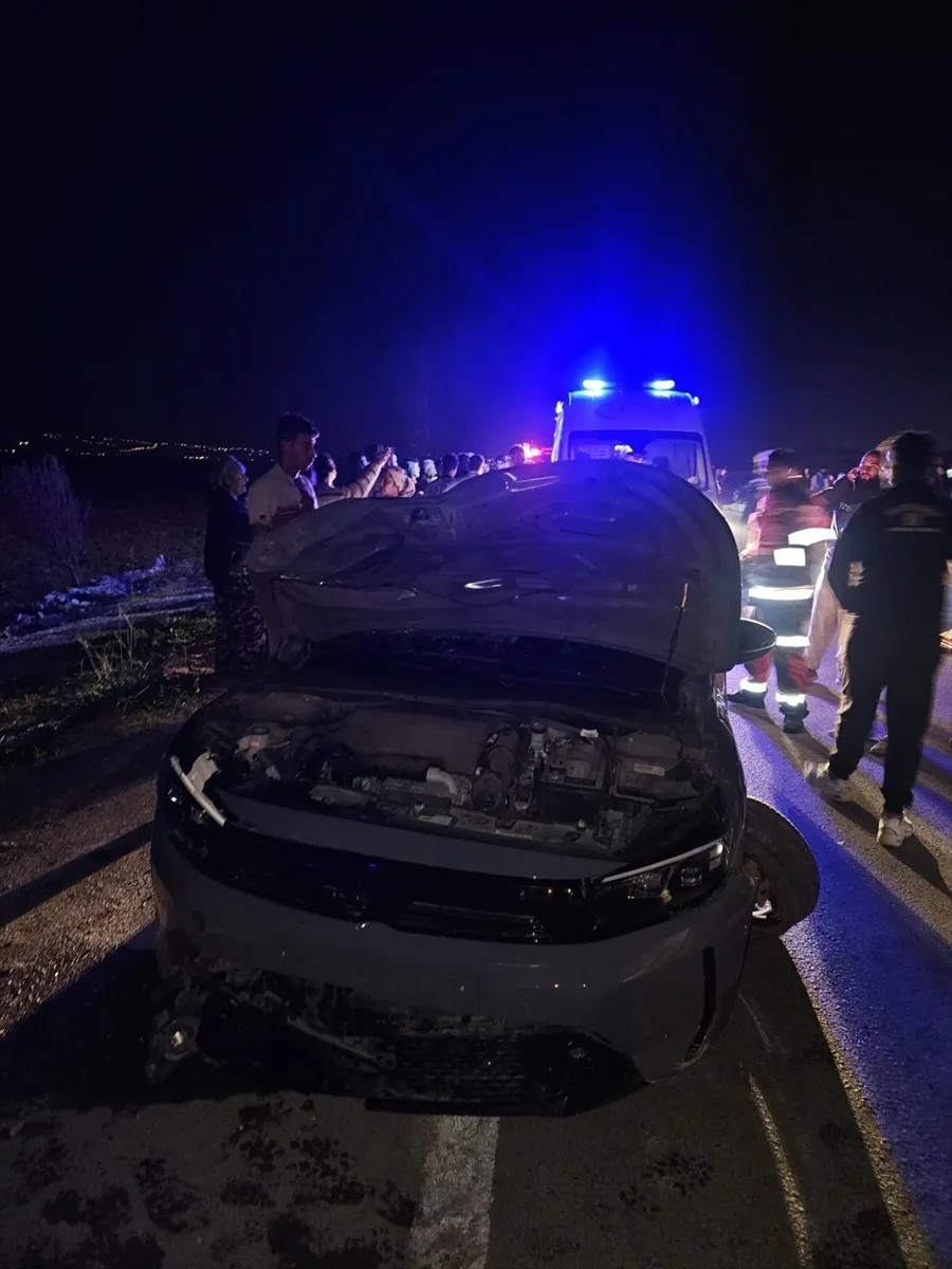 Hatay’da otomobilin çarptığı anne ve kızı defnedildi Hatay’da otomobilin çarptığı anne ve kızı defnedildi
