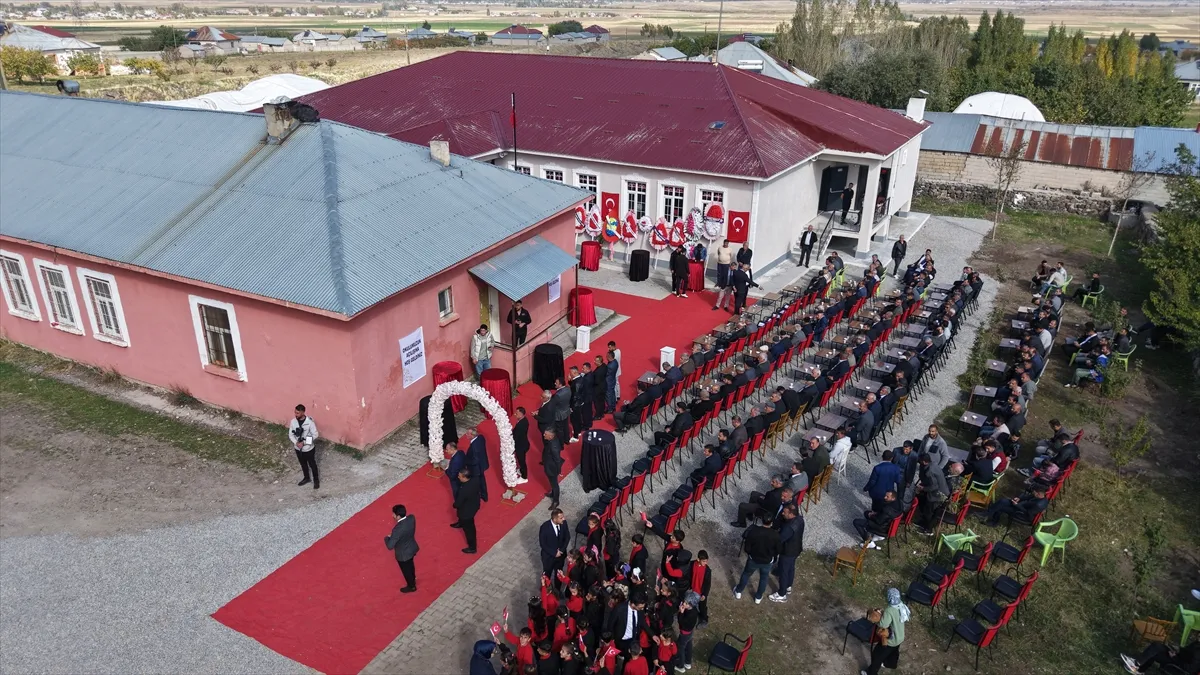 Hayırsever iş insanı, babasının hayalini okul yaptırarak gerçekleştirdi Hayırsever iş insanı, babasının hayalini okul yaptırarak gerçekleştirdi