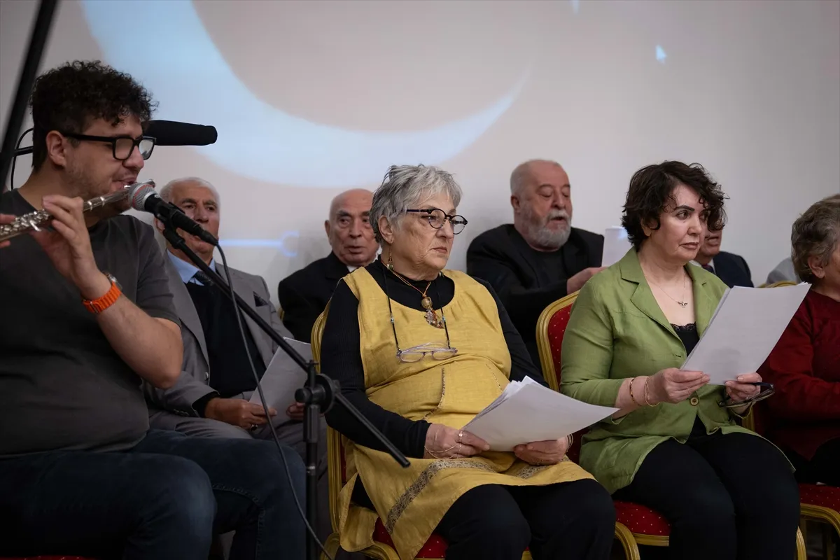 Huzurevi sakinleri müzikle hayata bağlanıyor Huzurevi sakinleri müzikle hayata bağlanıyor