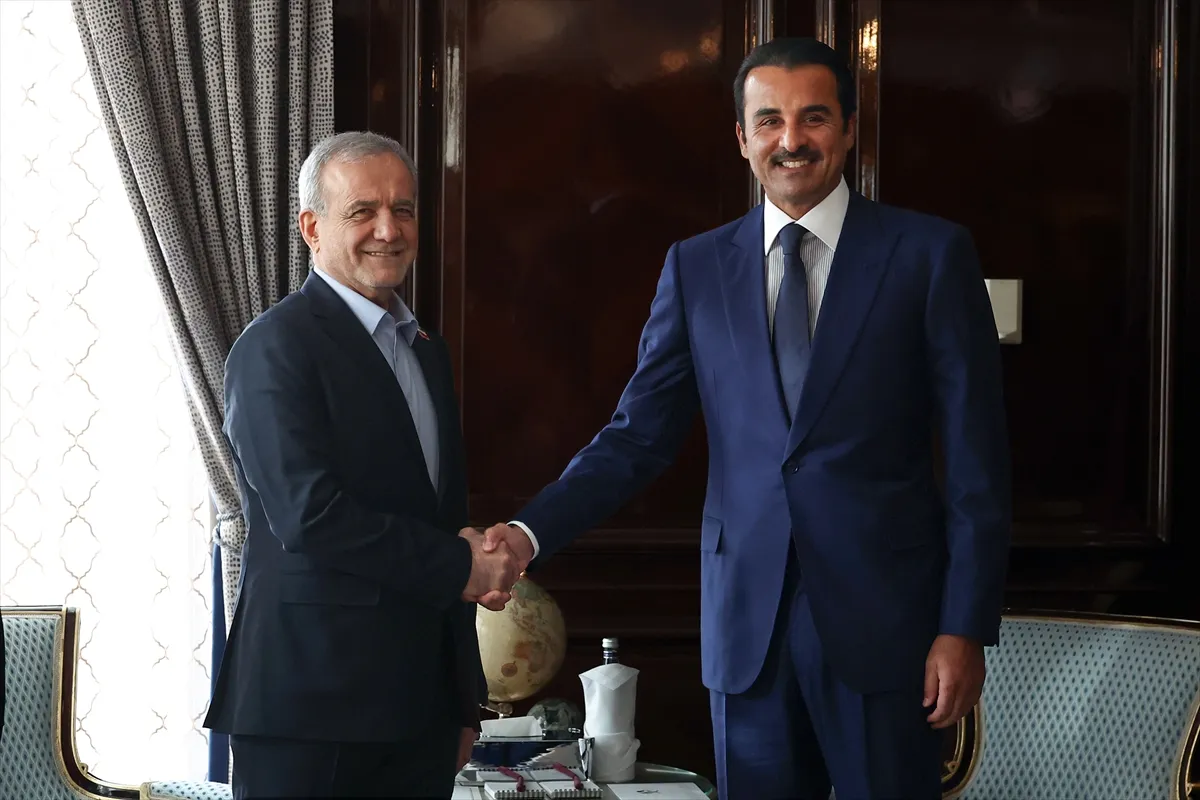 İran Cumhurbaşkanı ve Katar Emiri, ikili ilişkilerin güçlendirilmesi ile enerji alanında işbirliğini görüştü İran Cumhurbaşkanı ve Katar Emiri, ikili ilişkilerin güçlendirilmesi ile enerji alanında işbirliğini görüştü