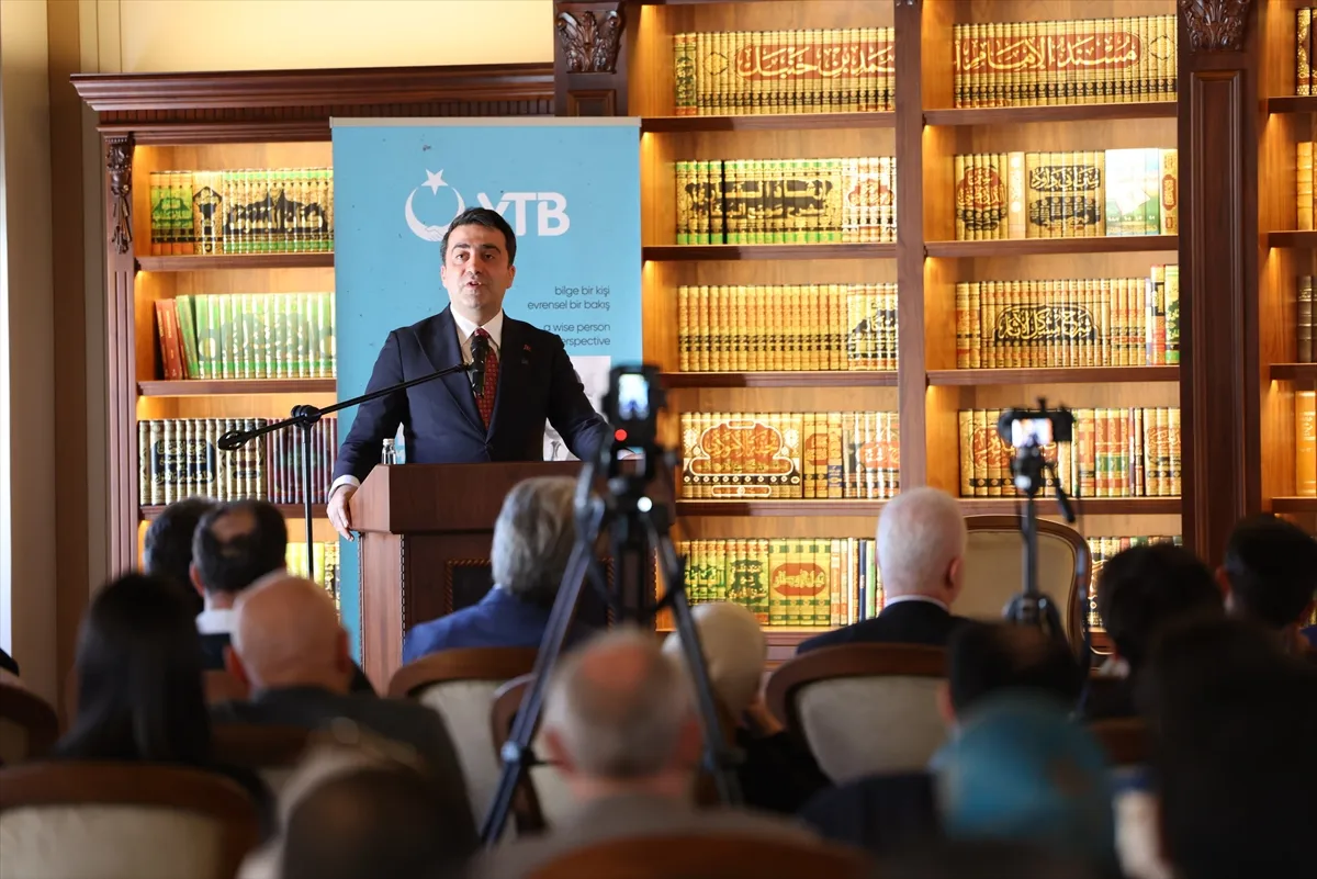 İstanbul’da Bilge Bir Kişi, Evrensel Bir Bakış-Fethi Gemuhluoğlu kitap tanıtım programı düzenlendi