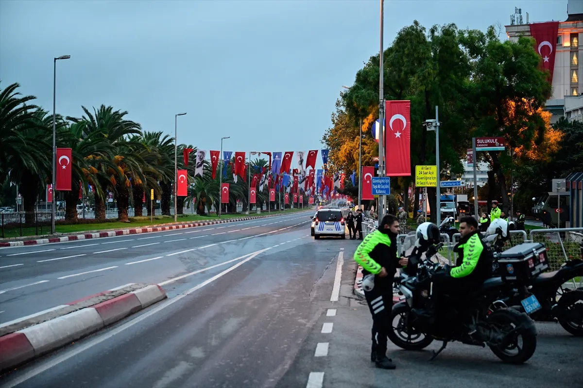 İstanbul’da Cumhuriyet Bayramı nedeniyle bazı yollar kapatıldı İstanbul’da Cumhuriyet Bayramı nedeniyle bazı yollar kapatıldı