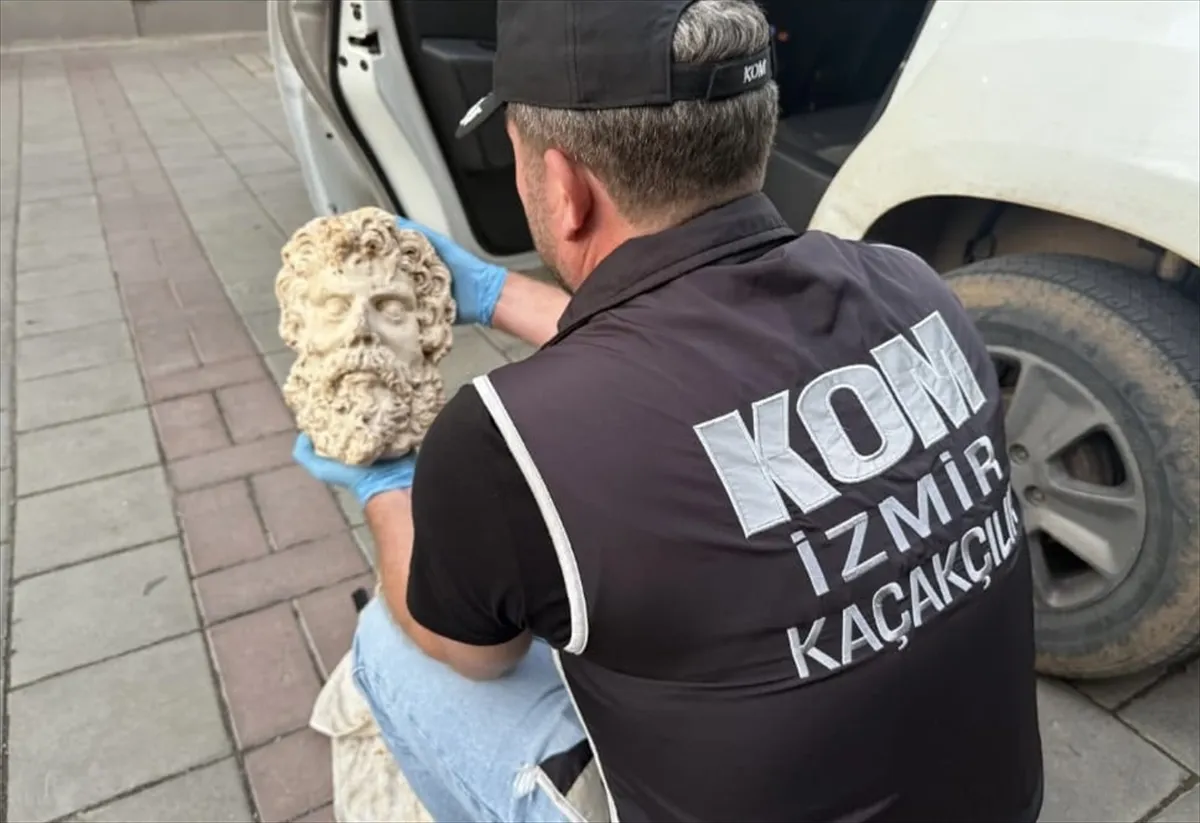 İzmir’de 2 bin yıllık olduğu değerlendirilen Zeus heykel başının bulunmasına ilişkin 3 şüpheli tutuklandı (GÜNCELLEME)
