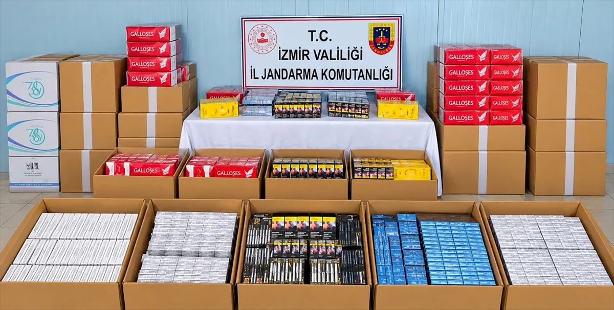 İzmir’de 27 bin paket kaçak sigara ele geçirildi İzmir’de 27 bin paket kaçak sigara ele geçirildi