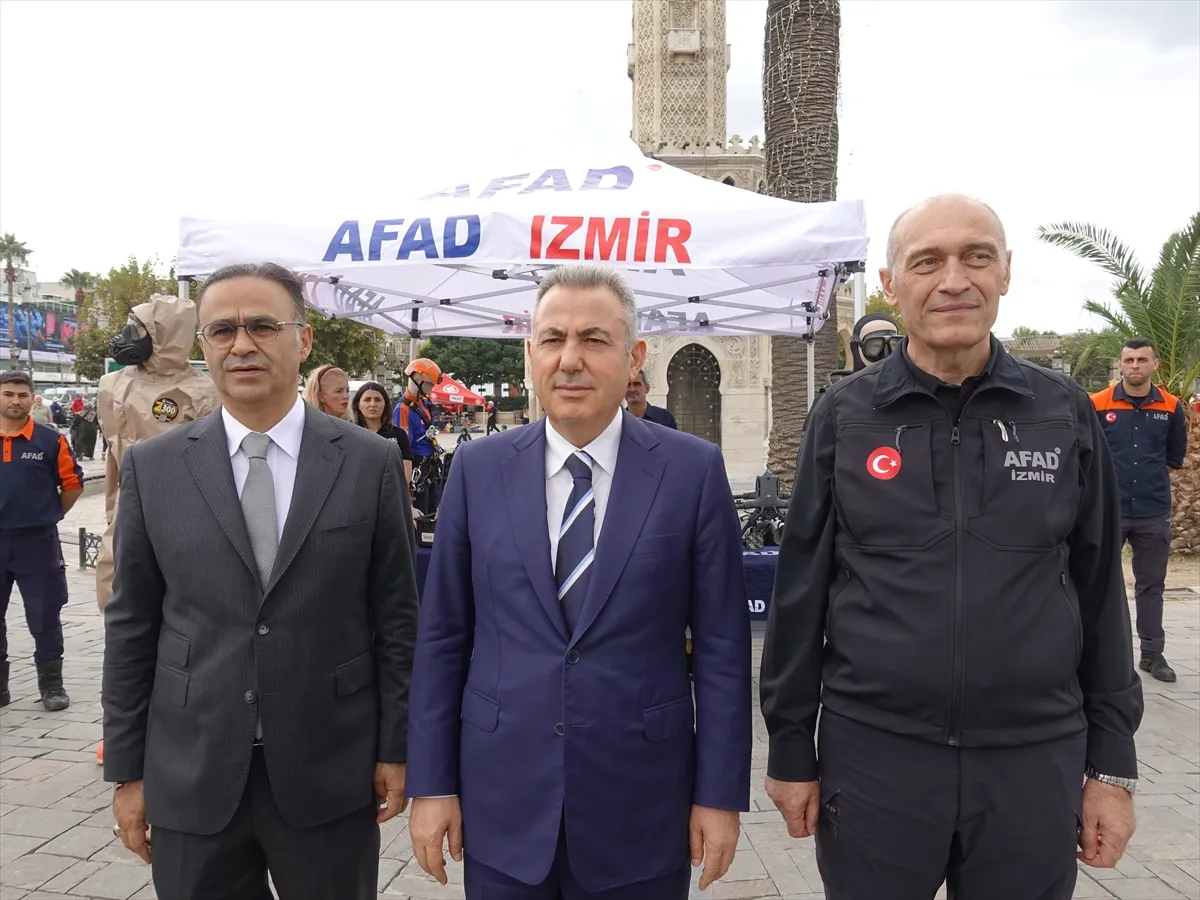 İzmir’de afetlere karşı farkındalık etkinliği düzenlendi
