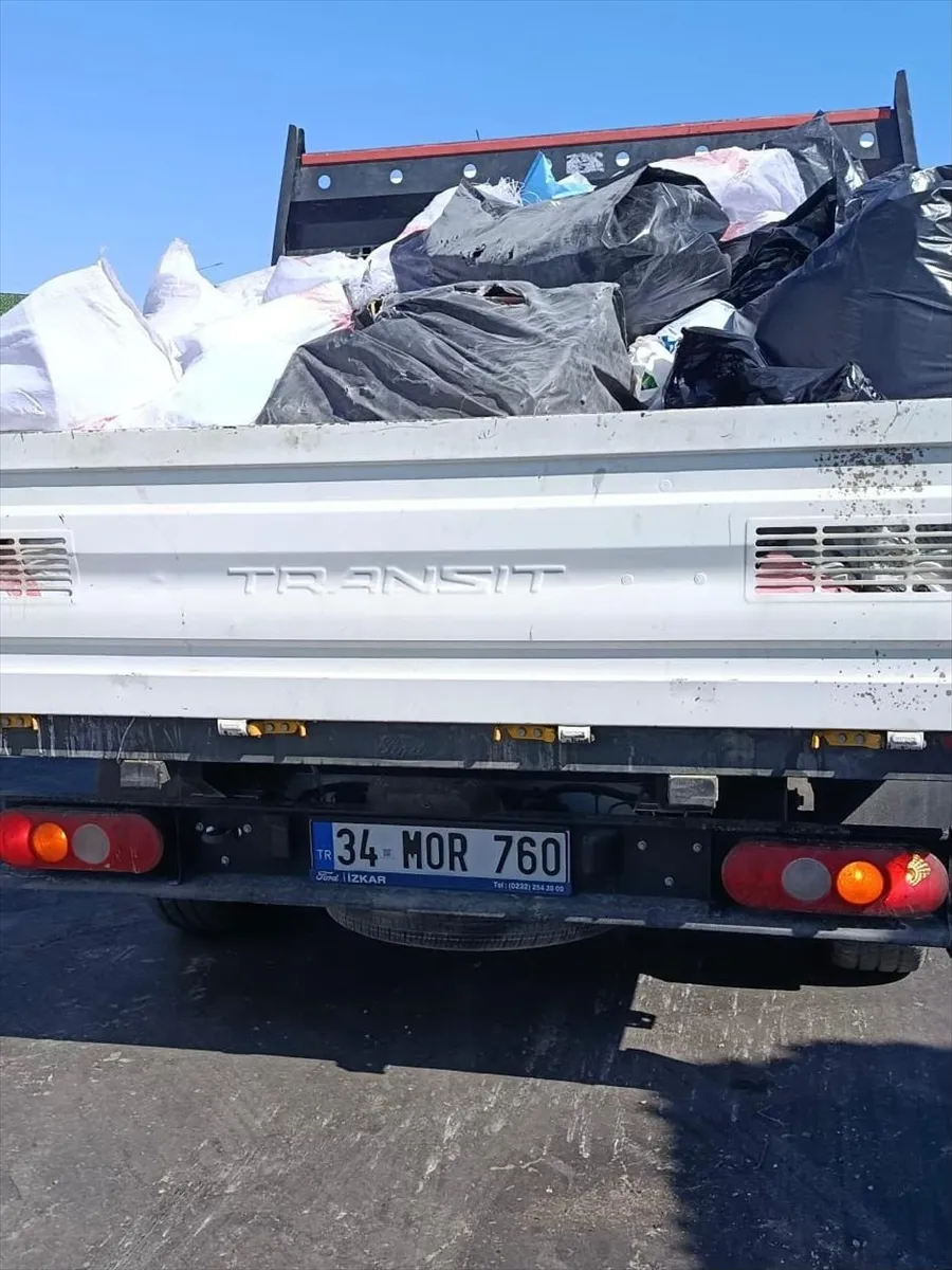 İzmir’de Çeşme Belediyesine yönelik operasyonda 9 şüpheli gözaltına alındı İzmir’de Çeşme Belediyesine yönelik operasyonda 9 şüpheli gözaltına alındı