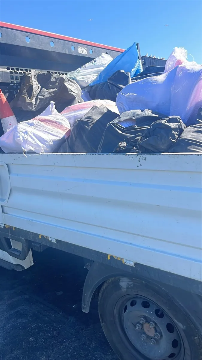 İzmir’de Çeşme Belediyesine yönelik operasyonda gözaltına alınan 12 şüpheli adliyede