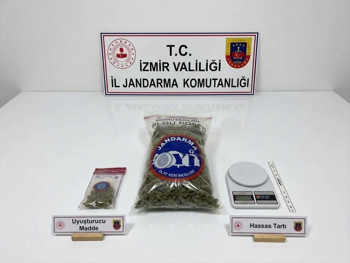 İzmir’de fabrikaya uyuşturucu saklayan 3 kişi gözaltına alındı