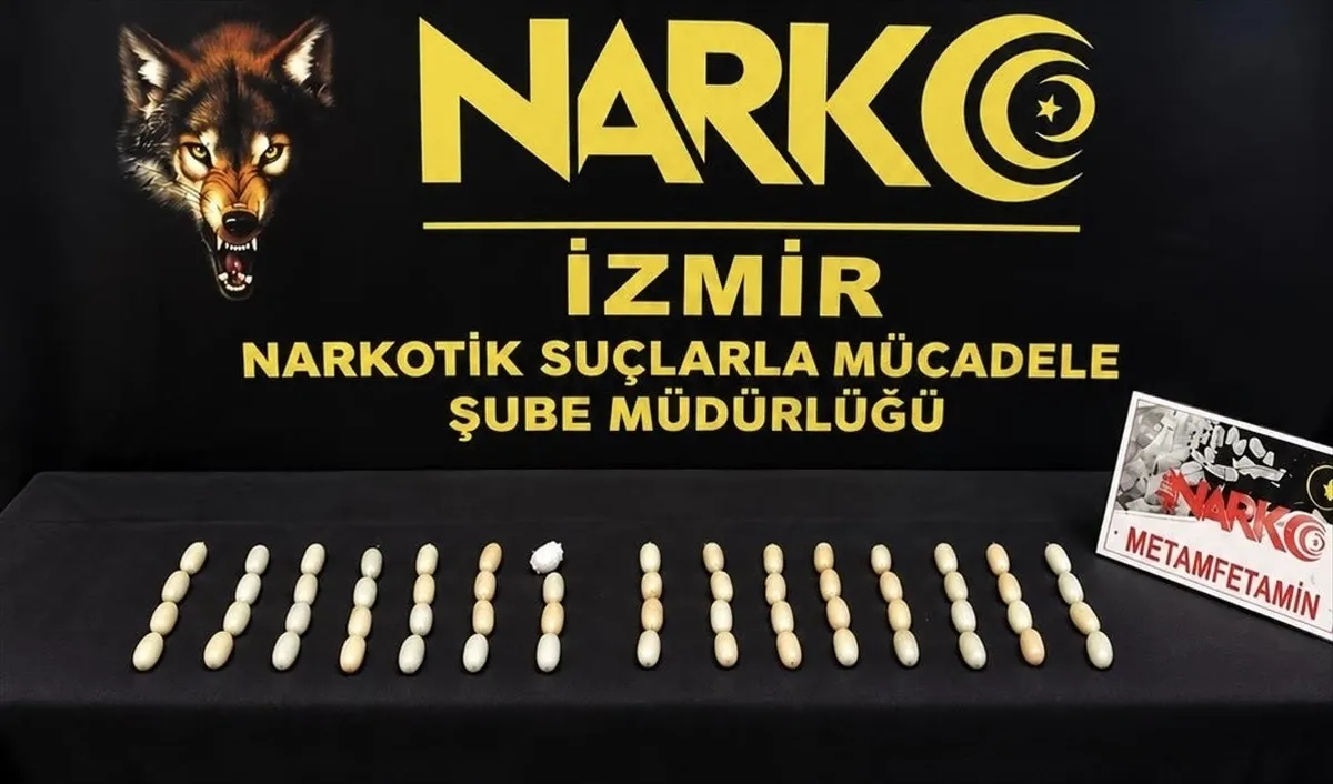 İzmir’de midelerinde uyuşturucu ele geçirilen 2 şüpheli tutuklandı İzmir’de midelerinde uyuşturucu ele geçirilen 2 şüpheli tutuklandı