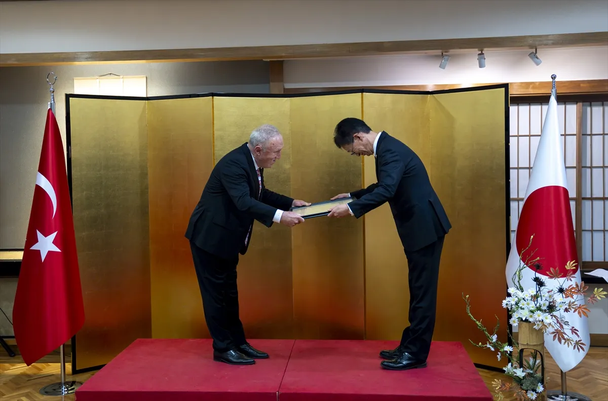 Japonya’dan Ankara’da eski Tokyo Büyükelçisi Mercan’a nişan 3. kare