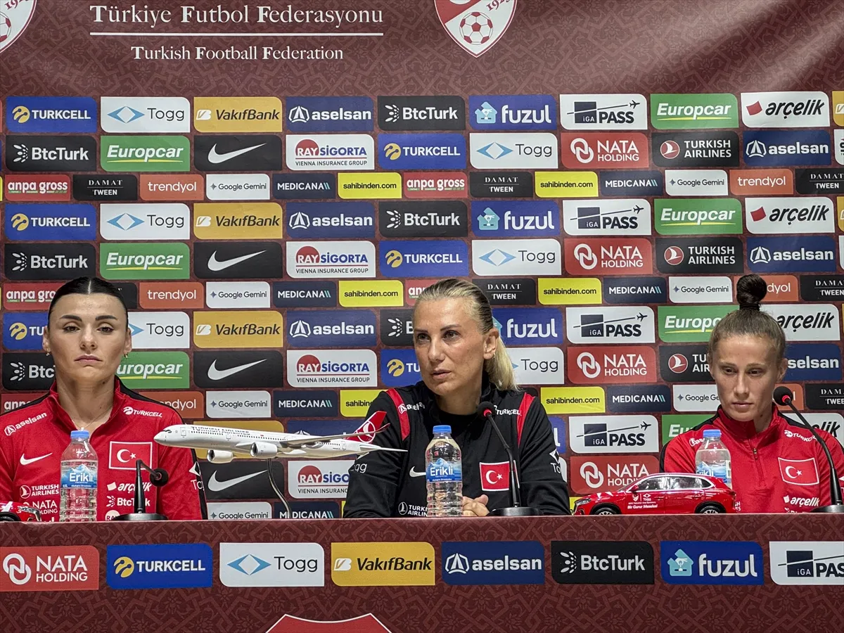 Kadın futbolunda Türkiye-Slovenya maçına doğru Kadın futbolunda Türkiye-Slovenya maçına doğru