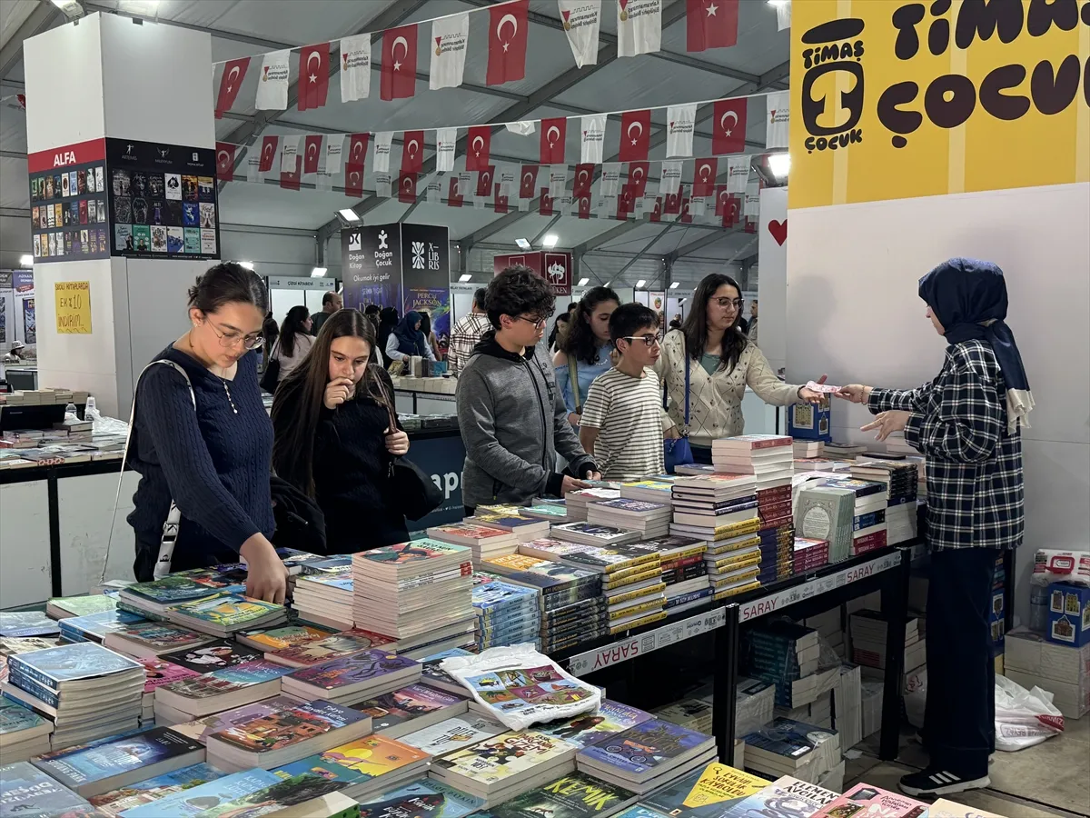 Kahramanmaraş Kitap Fuarı 5. gününde ziyaretçi ağırlıyor Kahramanmaraş Kitap Fuarı 5. gününde ziyaretçi ağırlıyor