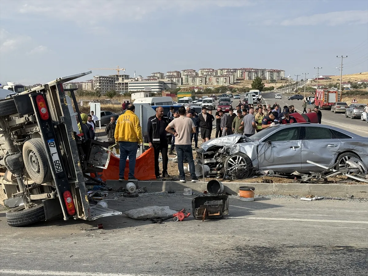 Kahramanmaraş’ta bir kişinin öldüğü trafik kazasında MHP Kahramanmaraş Milletvekili Karakoç ile 6 kişi yaralandı Kahramanmaraş’ta bir kişinin öldüğü trafik kazasında MHP Kahramanmaraş Milletvekili Karakoç ile 6 kişi yaralandı