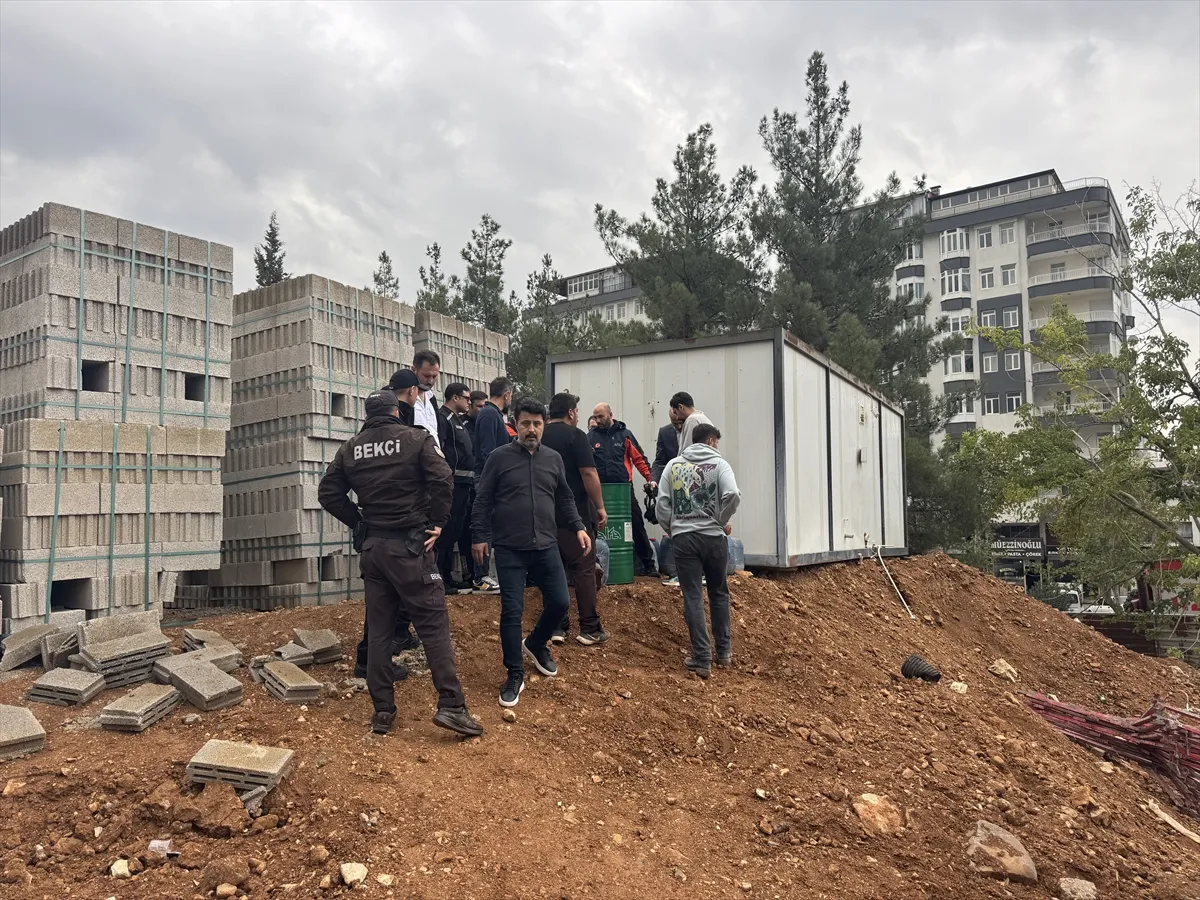 Kahramanmaraş’ta inşaat alanından yayılan kötü kokudan etkilenen 20 öğrenci hastaneye kaldırıldı