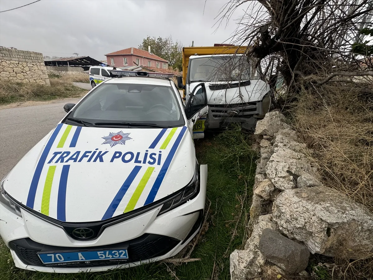 Karaman’da polis aracı ile kamyonetin çarpıştı kazada 2 polis yaralandı Karaman’da polis aracı ile kamyonetin çarpıştı kazada 2 polis yaralandı