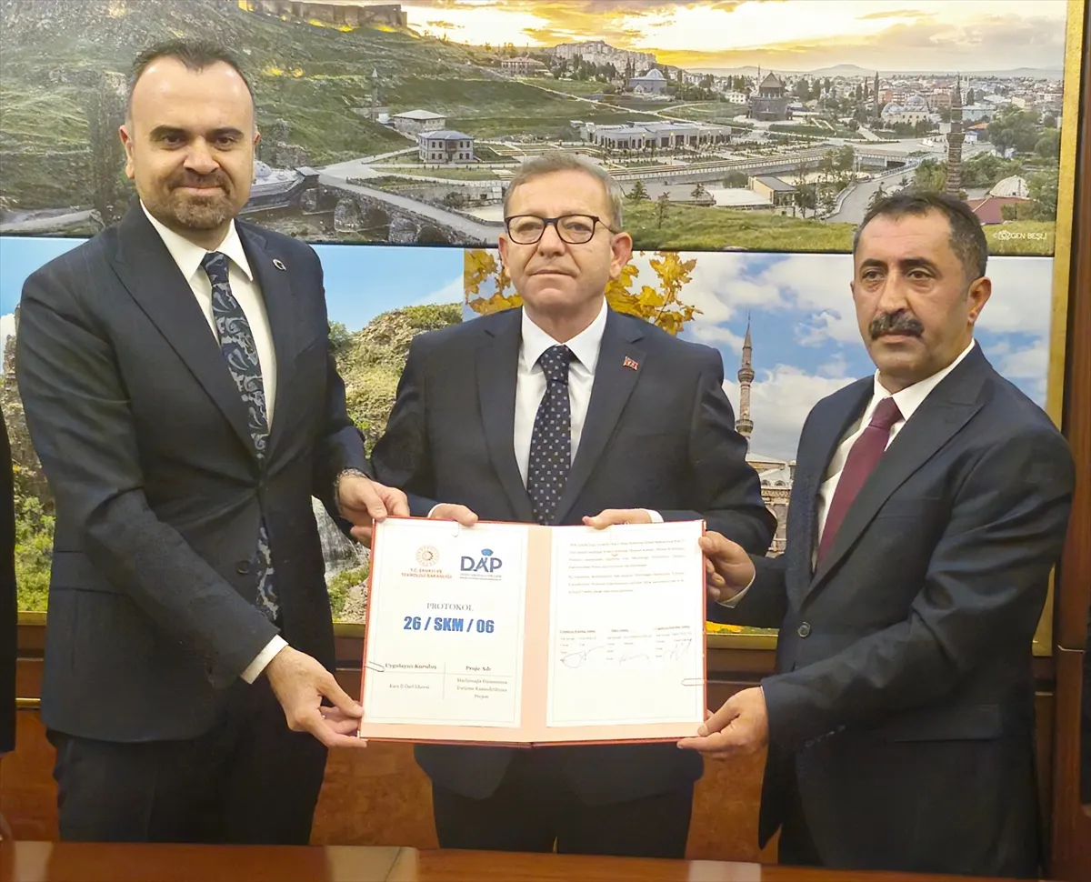 Kars’taki tarihi Mazlum Ağa Hamamı turizme kazandırılacak Kars’taki tarihi Mazlum Ağa Hamamı turizme kazandırılacak