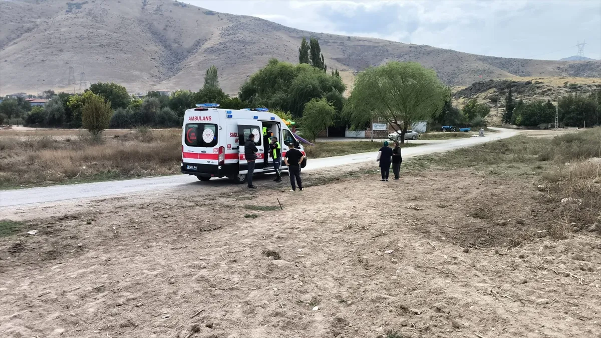 Kayseri’de dereye devrilen hafif ticari aracın sürücüsü yaralandı Kayseri’de dereye devrilen hafif ticari aracın sürücüsü yaralandı