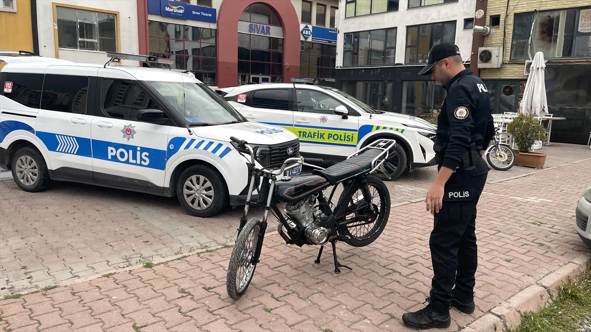 Kayseri’de polisten kaçan 16 yaşındaki motosiklet sürücüsüne 351 bin lira ceza