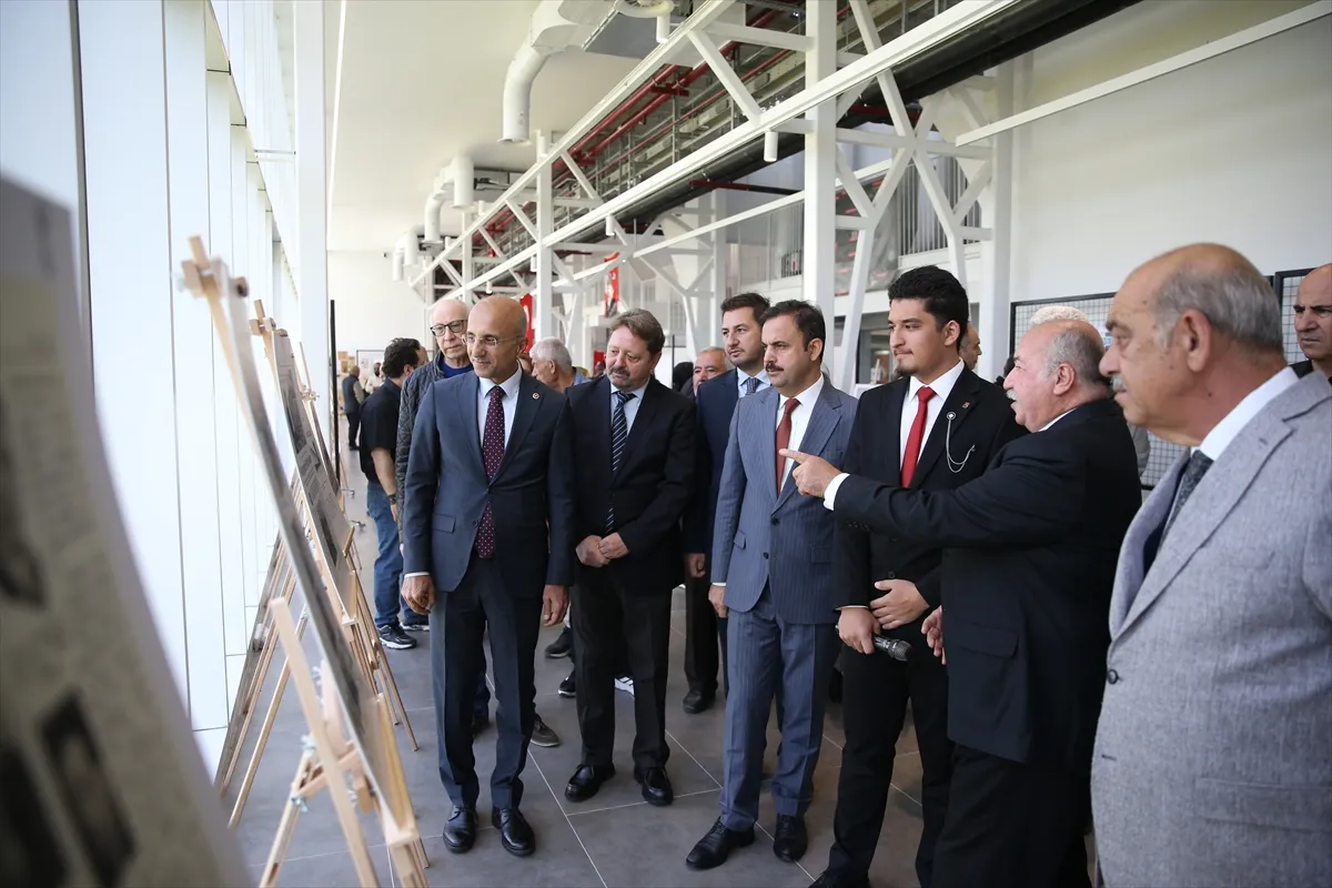 Kayseri’de Sümerbank’tan AGÜ’ye temalı resim sergisi açıldı Kayseri’de Sümerbank’tan AGÜ’ye temalı resim sergisi açıldı