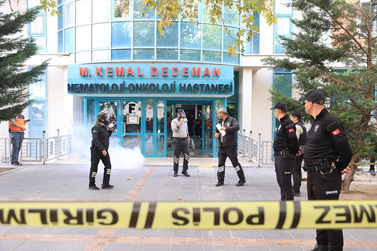 Kayseri’de Erciyes Üniversitesi Hastanesi’nde deprem ve yangın tatbikatı Kayseri’de Erciyes Üniversitesi Hastanesi’nde deprem ve yangın tatbikatı