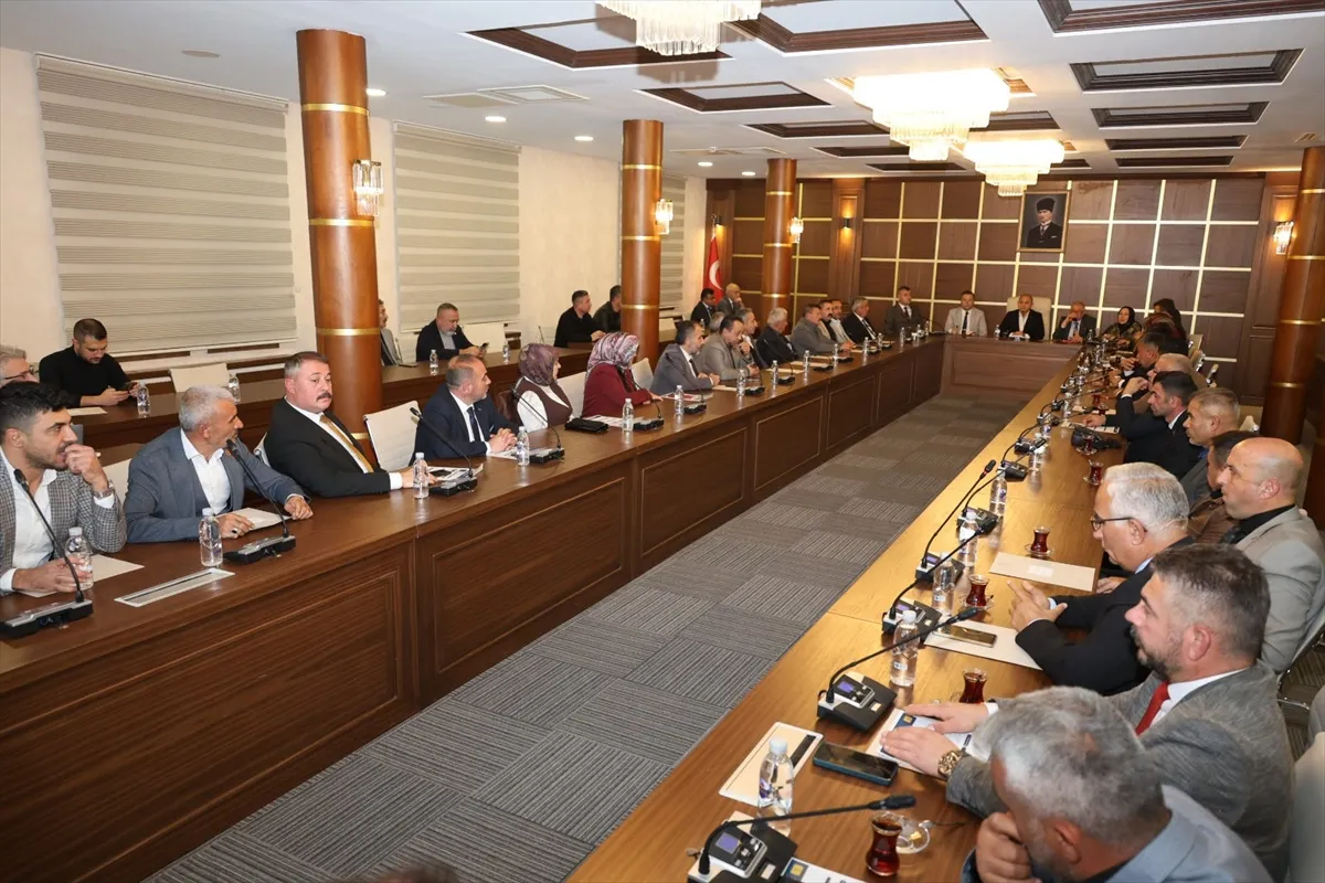 Kırıkkale Belediye Başkanı Önal, muhtarlarla buluştu