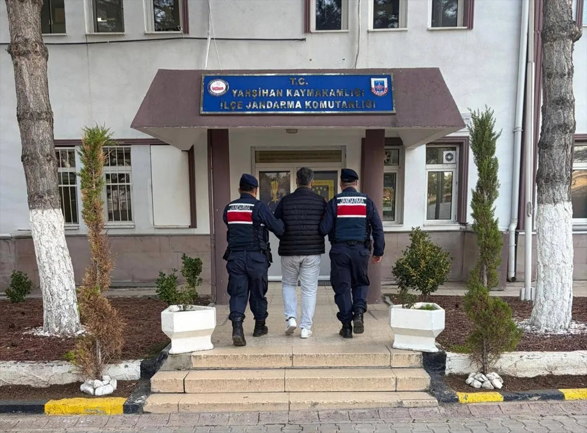 Kırıkkale’de 6 yıl 8 ay cezası bulunan firari hükümlü yakalandı Kırıkkale’de 6 yıl 8 ay cezası bulunan firari hükümlü yakalandı