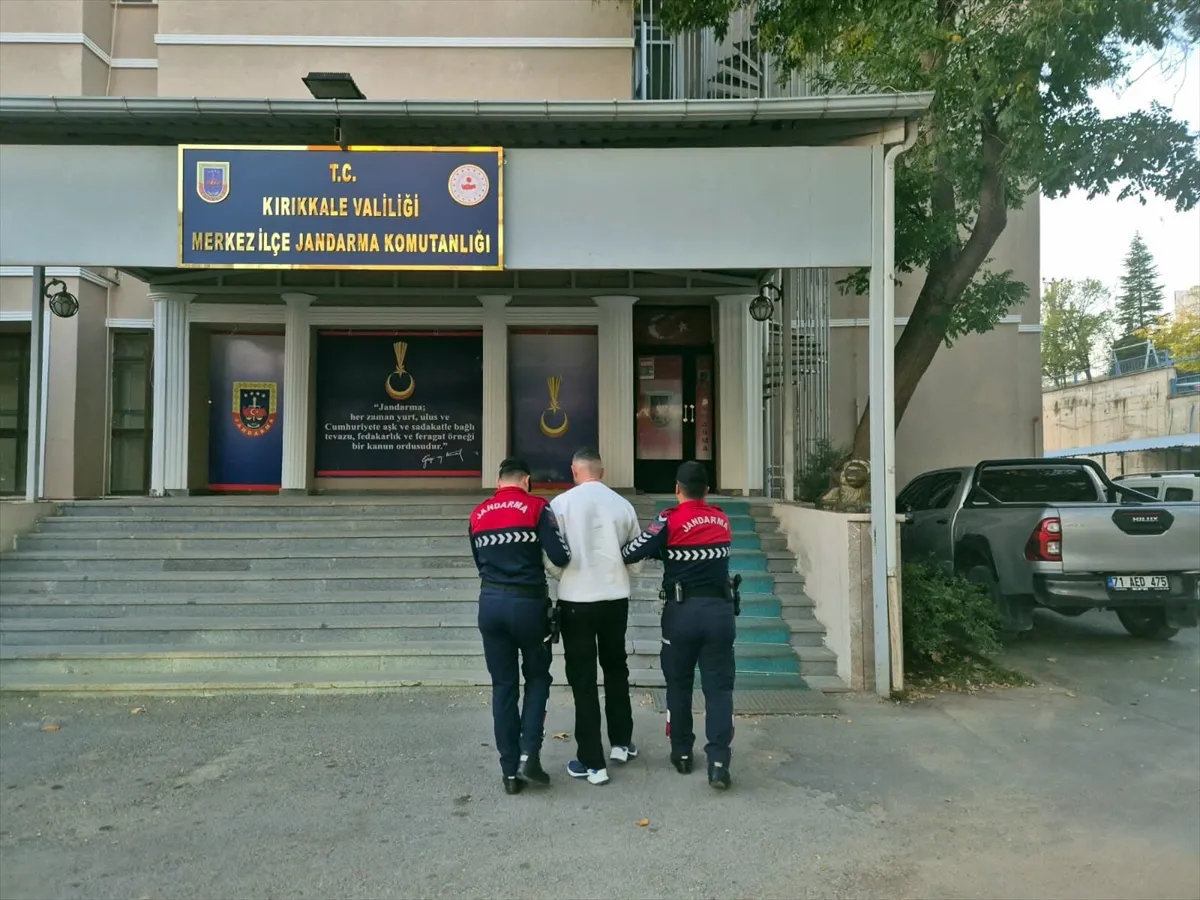 Kırıkkale’de 40 yıl 3 ay hapis cezalı firari yakalandı Kırıkkale’de 40 yıl 3 ay hapis cezalı firari yakalandı