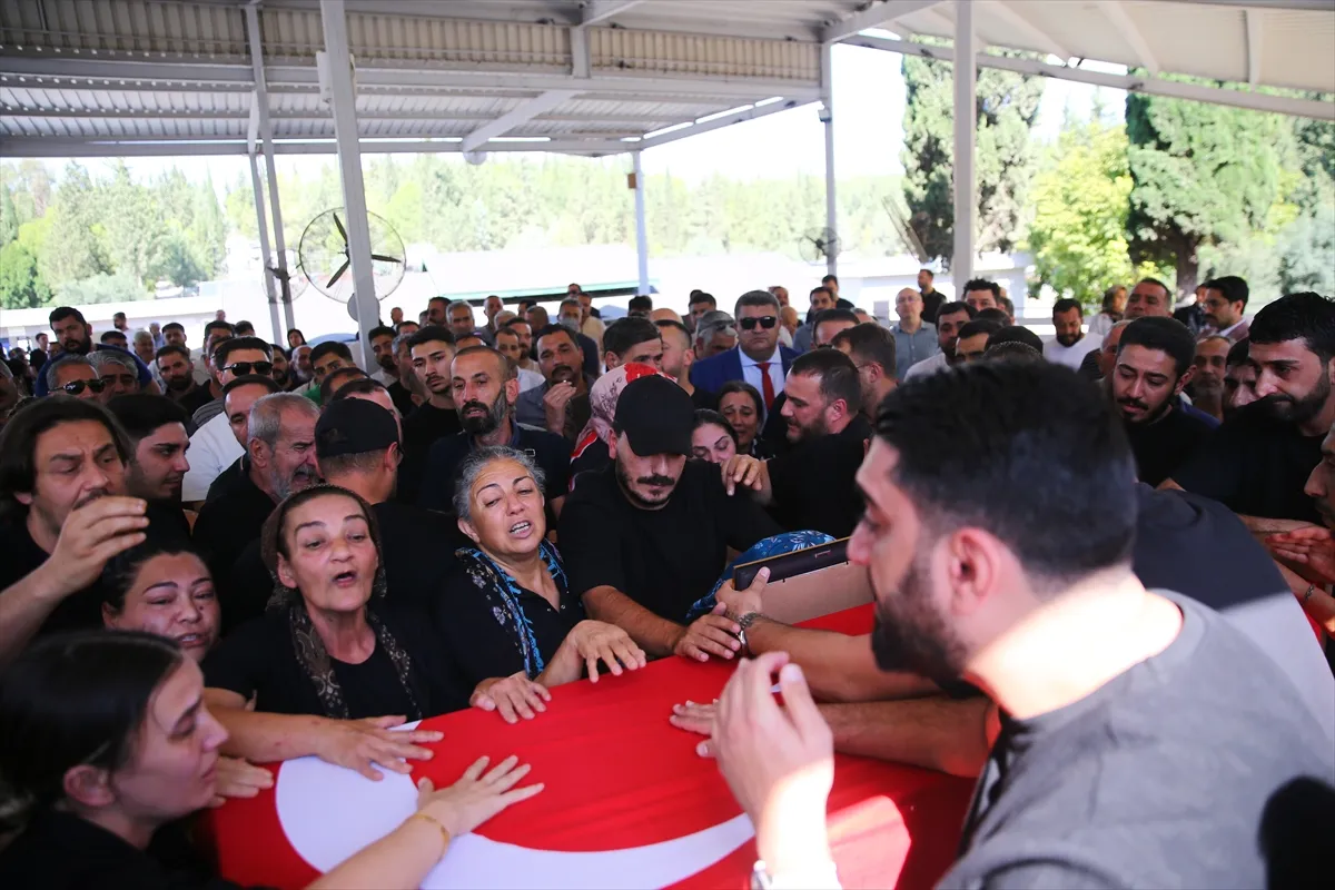 KKTC’de batan gemide yaşamını yitiren 2 kişinin cenazeleri defnedildi KKTC’de batan gemide yaşamını yitiren 2 kişinin cenazeleri defnedildi