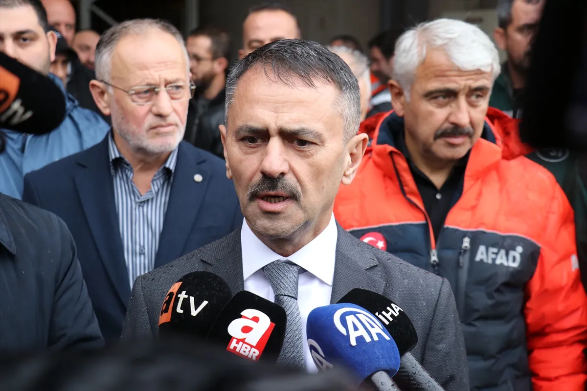 Kocaeli Valisi Aktaş, sağanak sonucu kaybolan kişiyi arama çalışmalarını inceledi