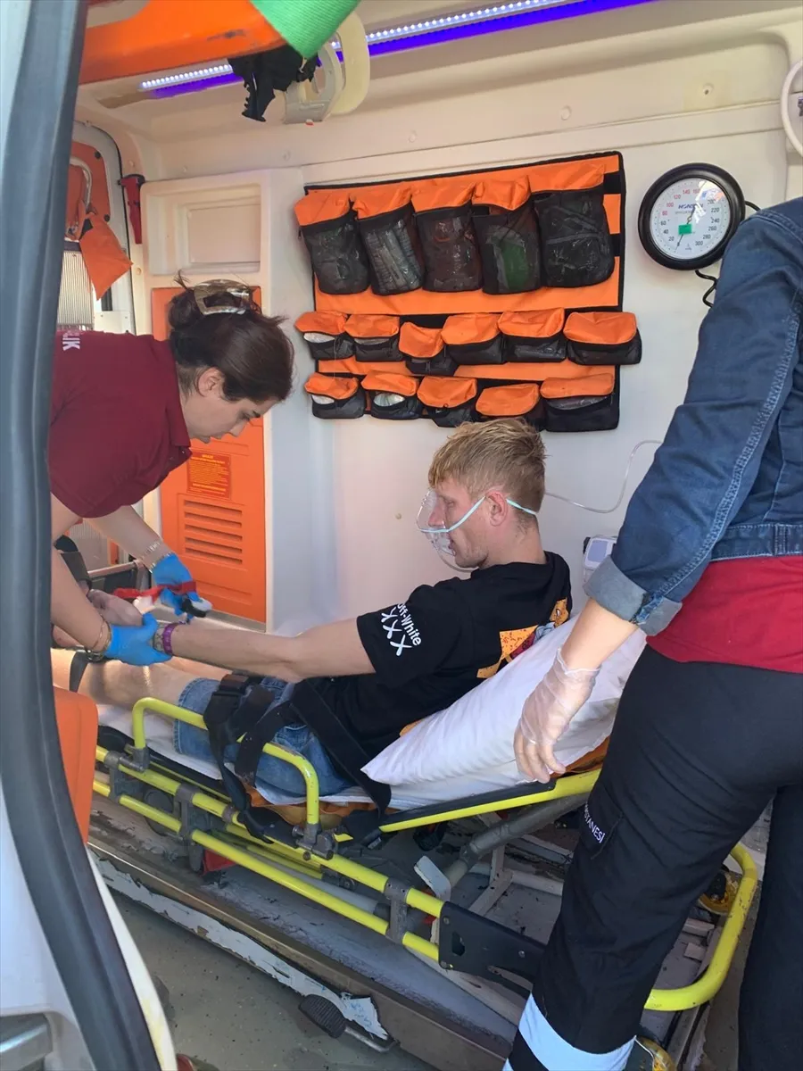 Kuşadası’nda dalış yaparken fenalaşan turist hastaneye kaldırıldı Kuşadası’nda dalış yaparken fenalaşan turist hastaneye kaldırıldı