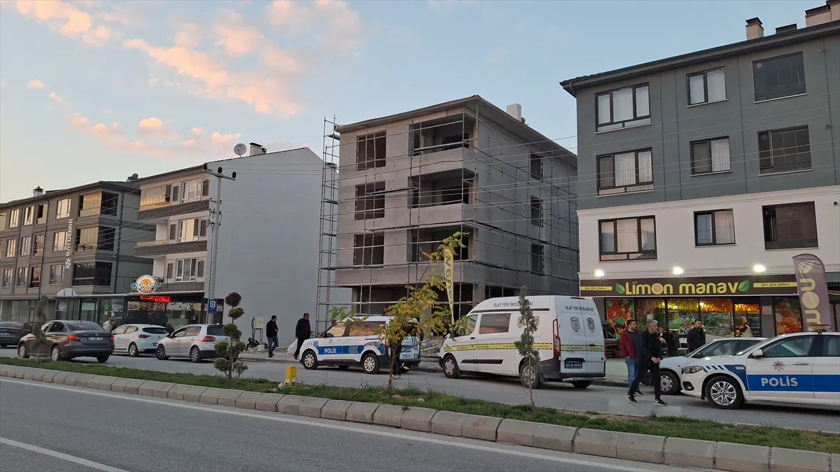Kütahya’da inşaatın iskelesinden düşen işçi öldü Kütahya’da inşaatın iskelesinden düşen işçi öldü