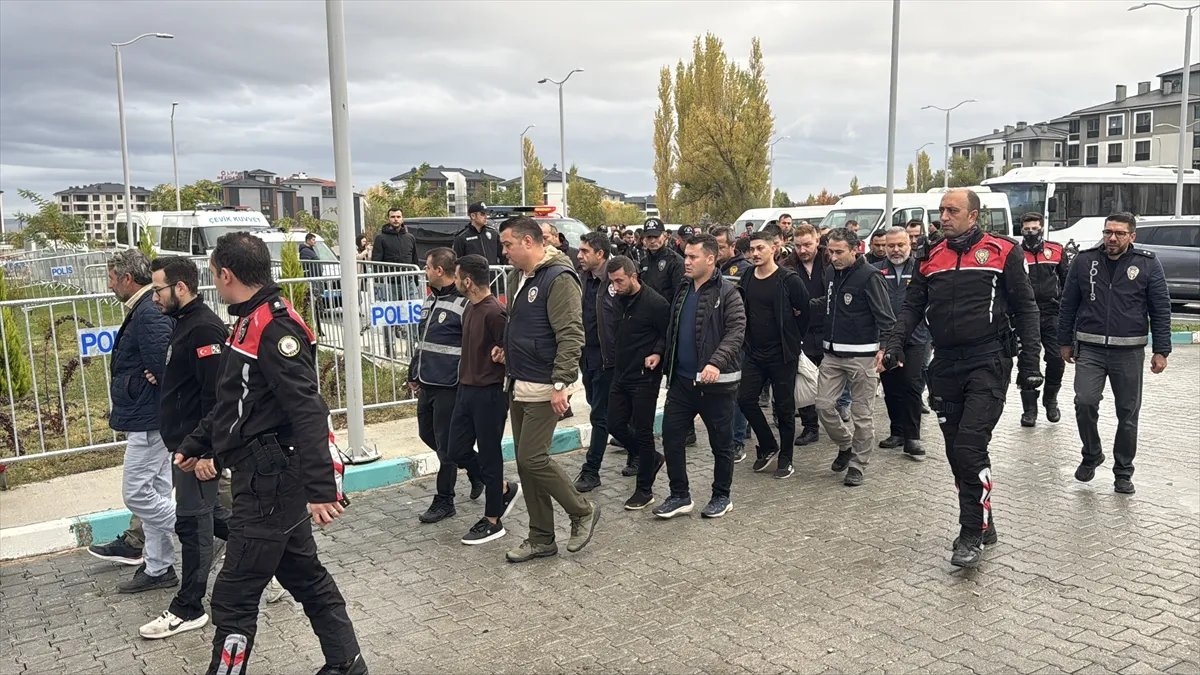 Kütahya merkezli yasa dışı bahis operasyonunda yakalanan 79 şüpheli adliyede Kütahya merkezli yasa dışı bahis operasyonunda yakalanan 79 şüpheli adliyede
