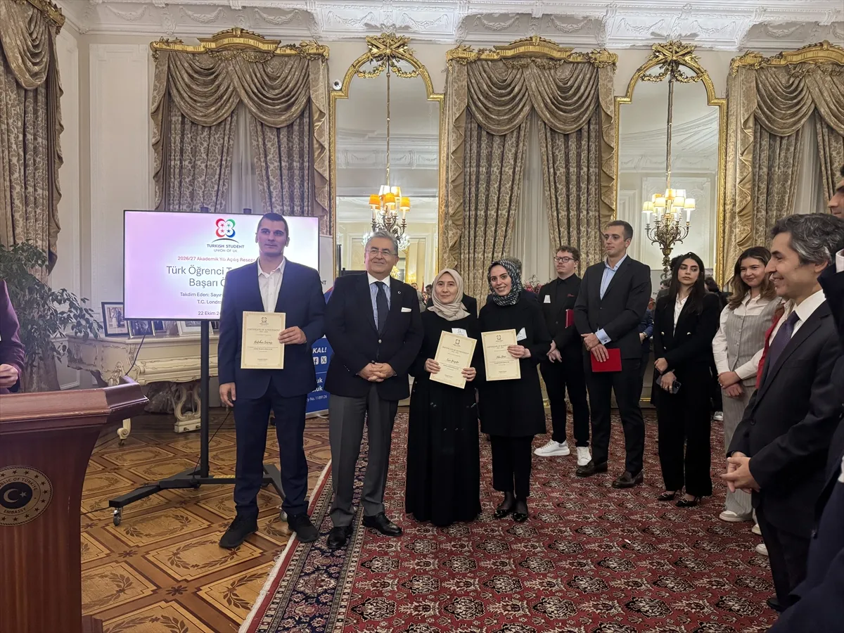 Londra’da Türk öğrencilere akademik yıl resepsiyonu Londra’da Türk öğrencilere akademik yıl resepsiyonu