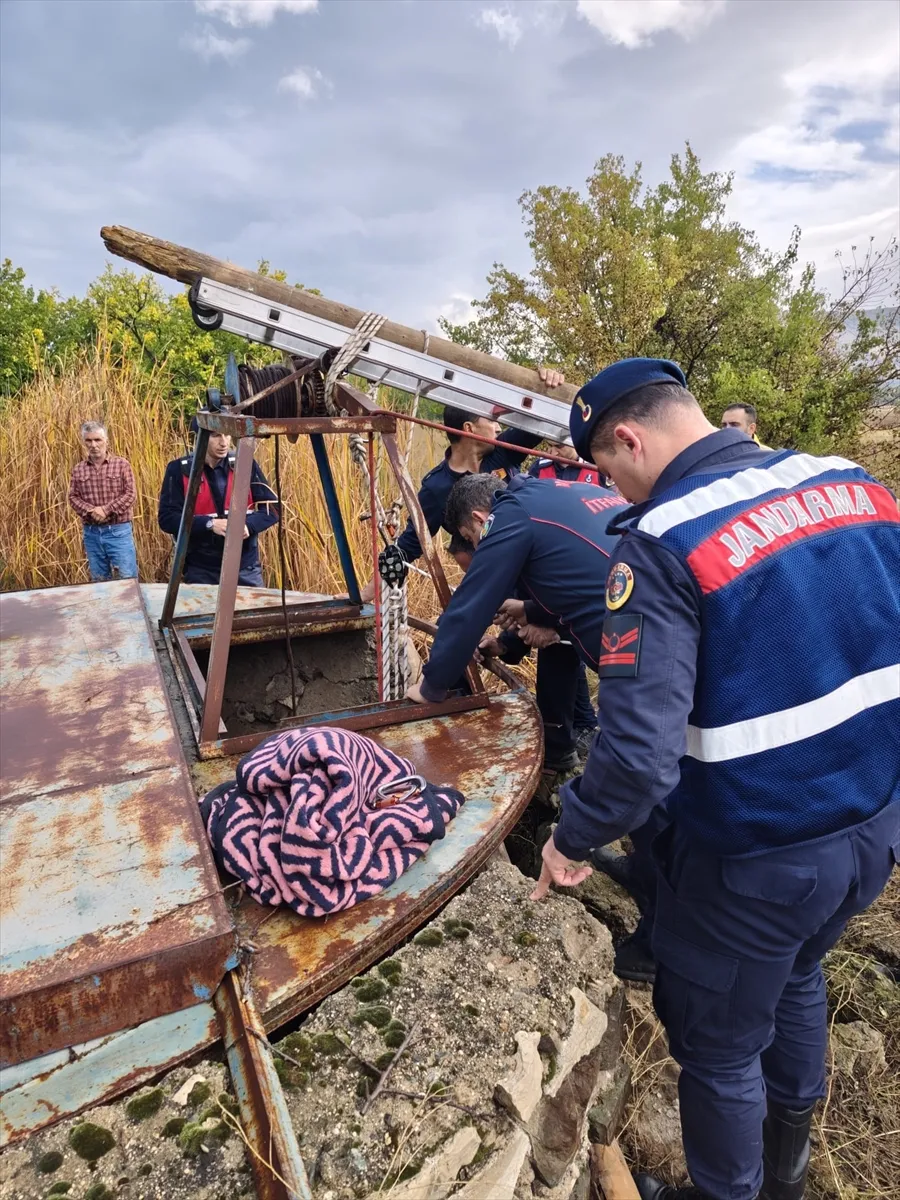 Malatya’da 30 metrelik kuyuya düşen genç kurtarıldı Malatya’da 30 metrelik kuyuya düşen genç kurtarıldı