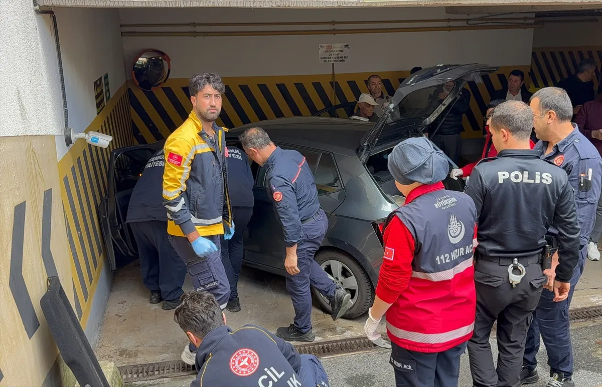 Maltepe’de otopark girişindeki duvara çarpan otomobilin sürücüsü yaralandı Maltepe’de otopark girişindeki duvara çarpan otomobilin sürücüsü yaralandı
