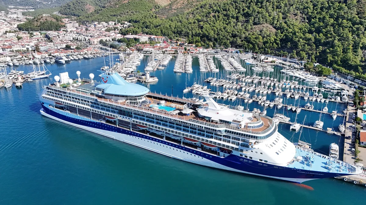 Marella Discovery kruvaziyeri Marmaris’e 1731 turist getirdi Marella Discovery kruvaziyeri Marmaris’e 1731 turist getirdi