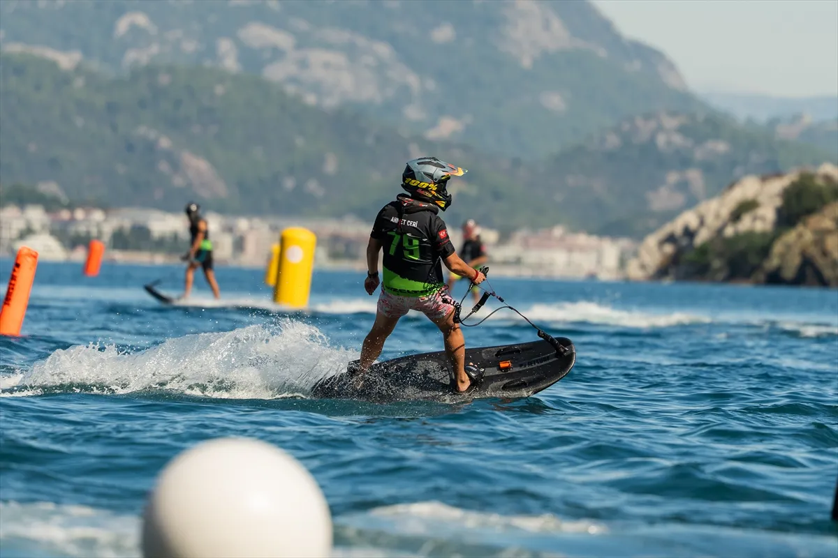 Marmaris’te Motosurf ve Sujeti Şampiyonaları devam ediyor