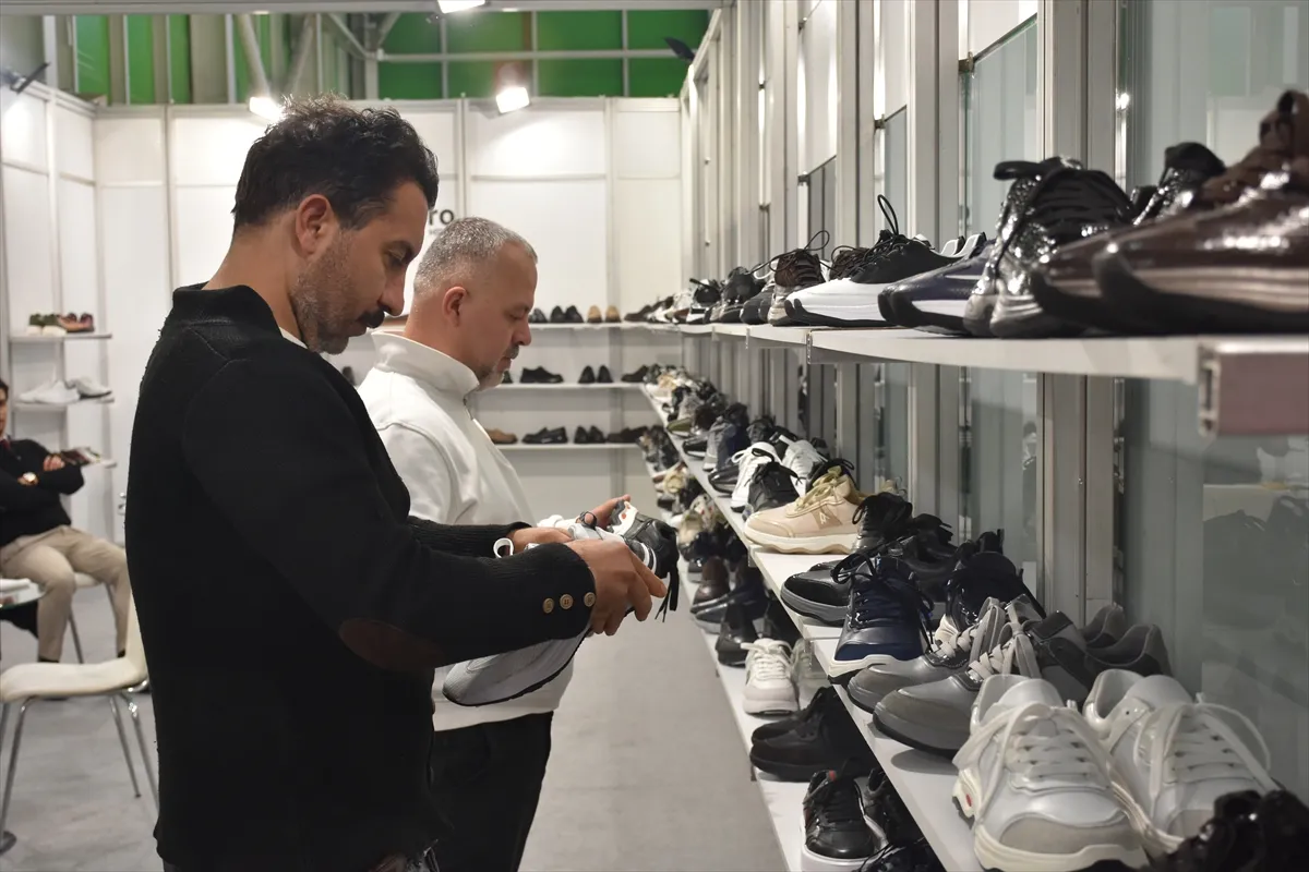 Konya’da Master Shoes Ayakkabı ve Çanta Moda Fuarı açıldı Konya’da Master Shoes Ayakkabı ve Çanta Moda Fuarı açıldı