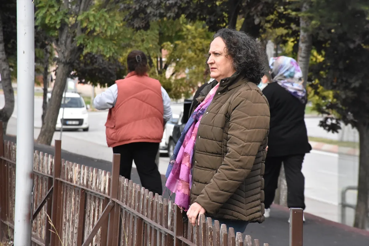 Meme kanserini yenen kadın, erken teşhisin önemini anlattı Meme kanserini yenen kadın, erken teşhisin önemini anlattı