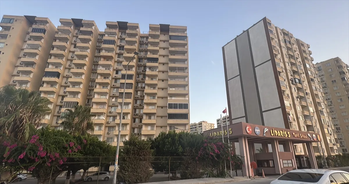 Mersin’de apartmanın 14. katından düşen kadın öldü Mersin’de apartmanın 14. katından düşen kadın öldü