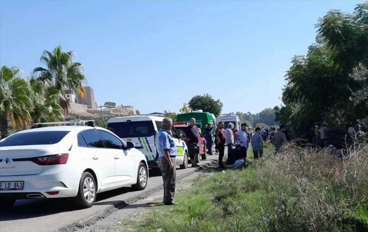 Mersin’de zeytin bahçesine giren otomobilin çarptığı kişi yaşamını yitirdi Mersin’de zeytin bahçesine giren otomobilin çarptığı kişi yaşamını yitirdi