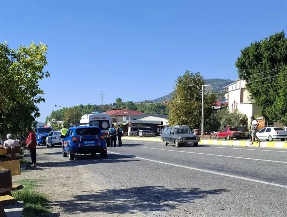 Mersin’in Bozyazı ilçesinde otomobil yayaya çarptı Mersin’in Bozyazı ilçesinde otomobil yayaya çarptı