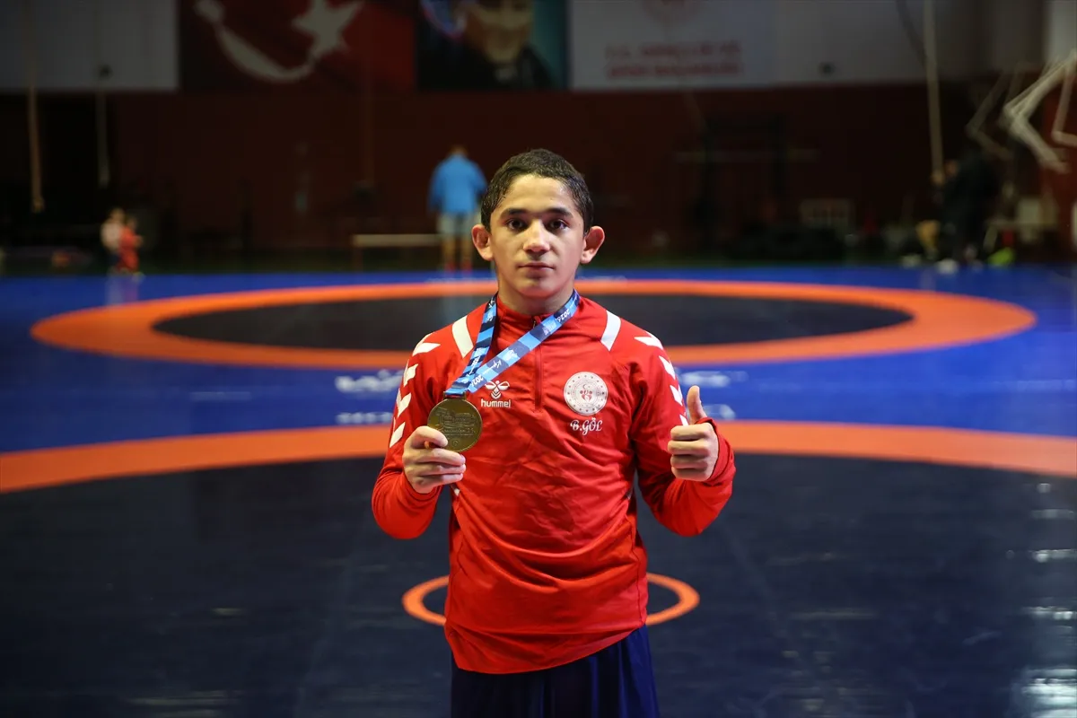 Milli güreşçi Berat Göl, 2032 olimpiyat madalyası için çalışıyor Milli güreşçi Berat Göl, 2032 olimpiyat madalyası için çalışıyor