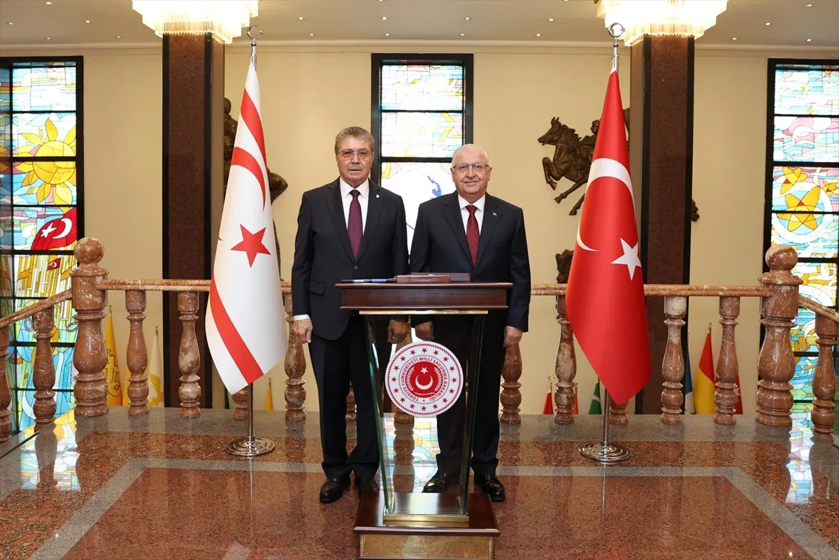 Bakan Güler, KKTC Başbakanı Üstel ile bir araya geldi Bakan Güler, KKTC Başbakanı Üstel ile bir araya geldi