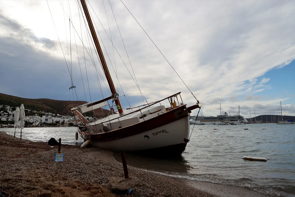 Muğla’da olumsuz hava günlük yaşamı etkiliyor Muğla’da olumsuz hava günlük yaşamı etkiliyor