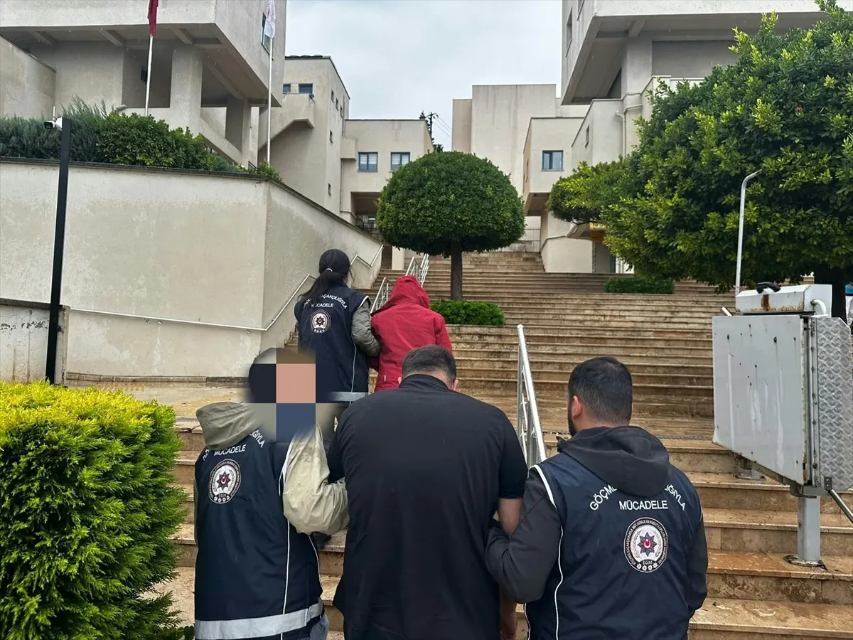 Muğla’nın Marmaris ilçesinde 2 firari hükümlü yakalandı Muğla’nın Marmaris ilçesinde 2 firari hükümlü yakalandı